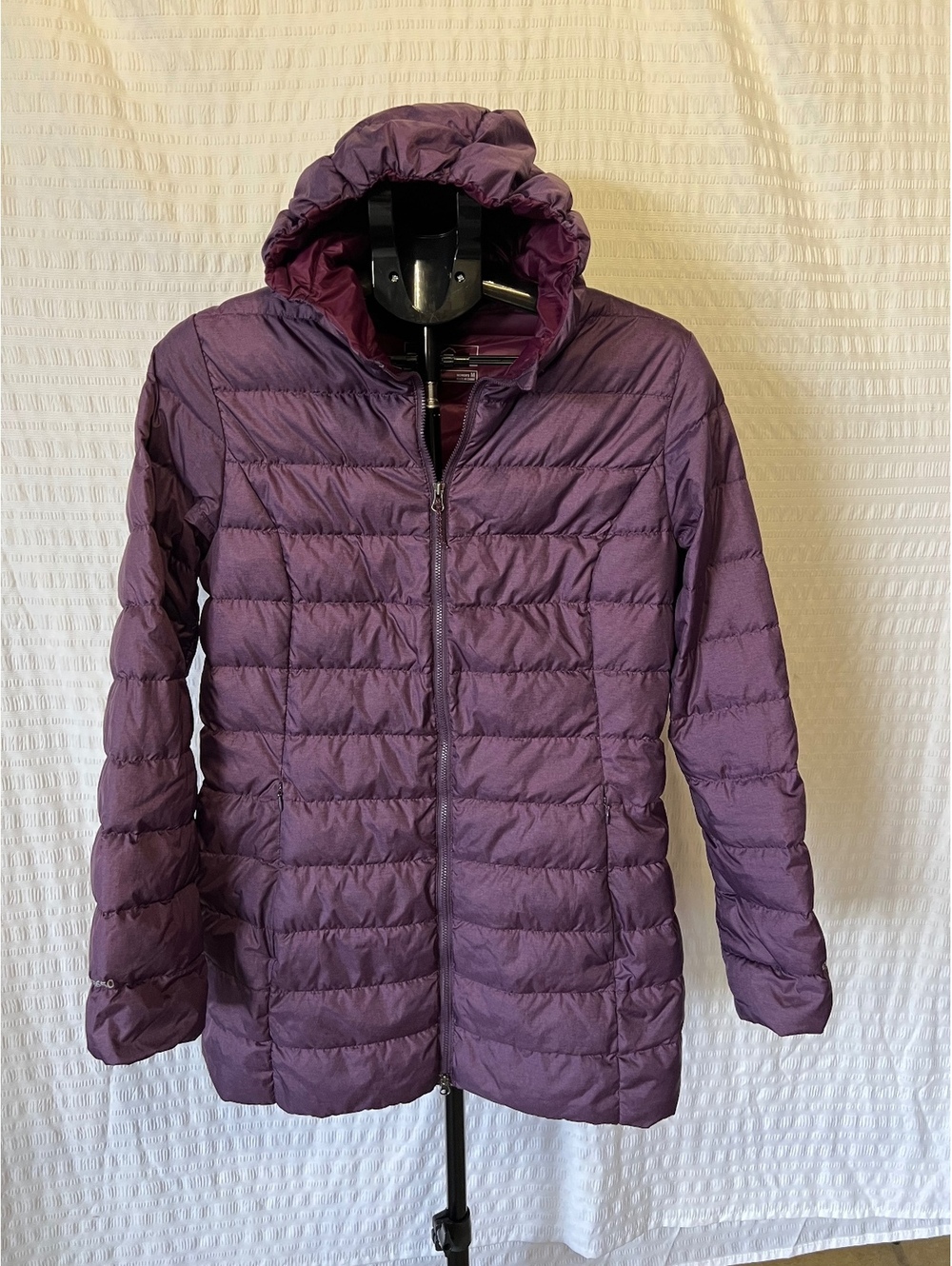 Eddie Bauer Women’s Purple Hooded Puffer Jacket – Size M